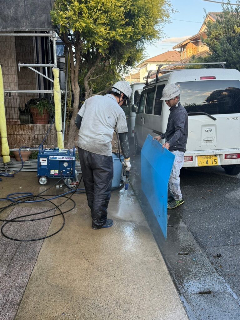 塗装工事にあわせて行った駐車場の高圧洗浄