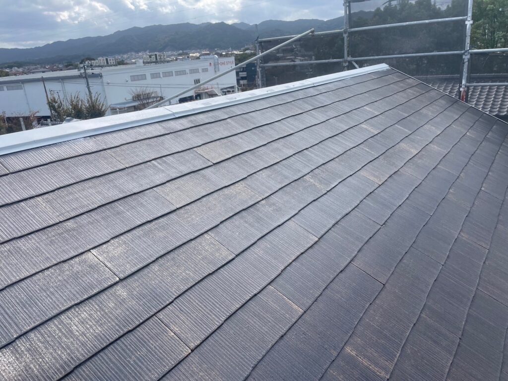 塗装が完了し艶が戻った屋根