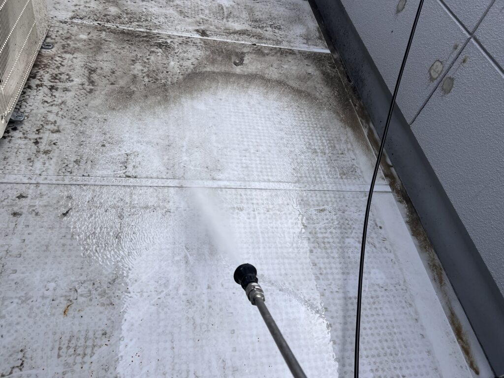 施工前の屋根と外壁の状態確認