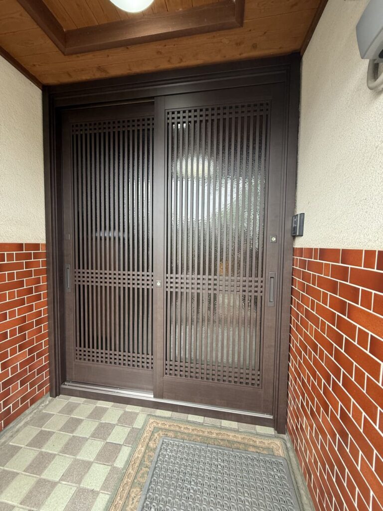床用シートを張り進めていく工程