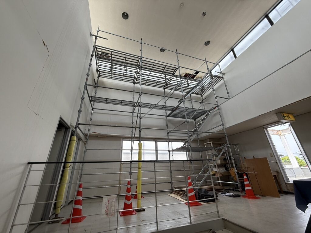 建物外周への足場設置